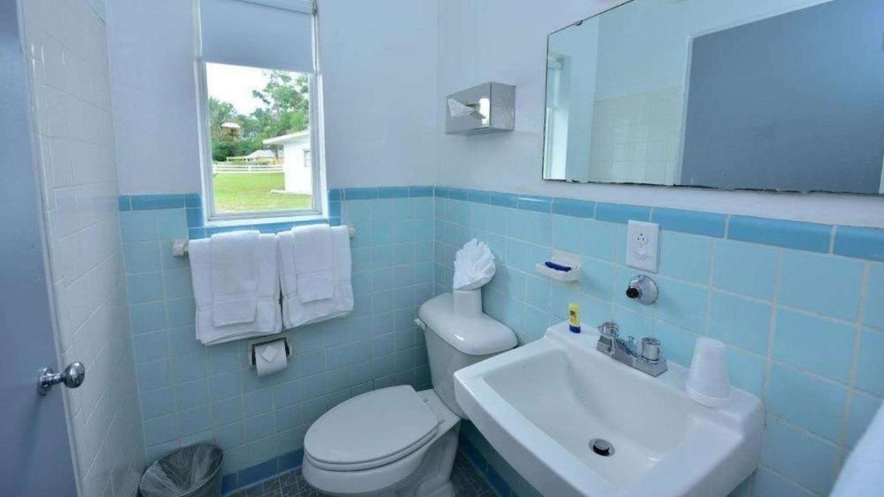 Sun Plaza Motel シルバー・スプリングス エクステリア 写真